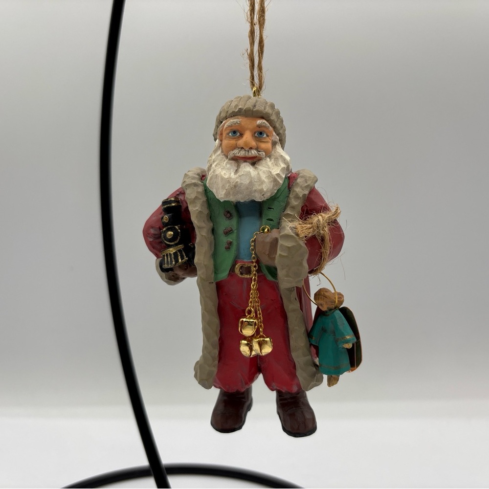 Hallmark Keepsake Ornament 1996 Santa’s Gift Showcase Folk Art Americana Coll